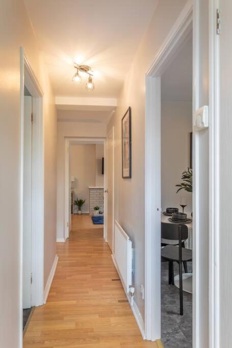 Templepatrick Family Home Beside The Rabbit Hotel Экстерьер фото